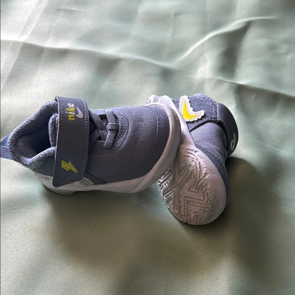 Nike Blue Sneakers Classic Design